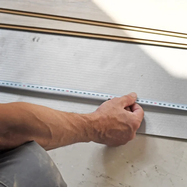 Hands of the carpenter — Stock Photo, Image