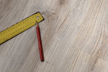 marangozluk aletleri - kalemi ve cetvel 