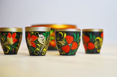 Rus geleneksel ahşap bardak tarzı Khokhloma