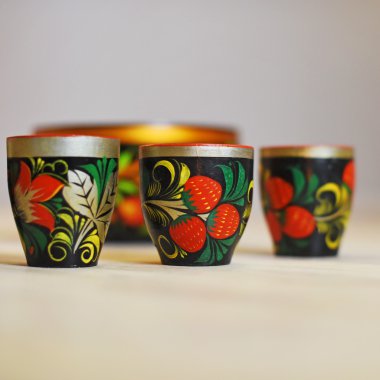 Rus geleneksel ahşap bardak tarzı Khokhloma