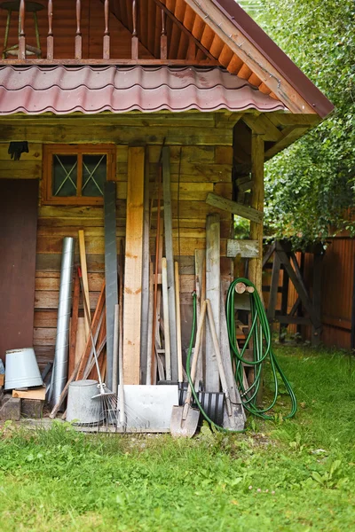 Zahradní dům s nástroji — Stock fotografie
