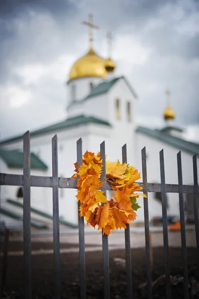 Венок из осенних листьев — стоковое фото