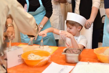 en büyük flashmob mantı kalıplama