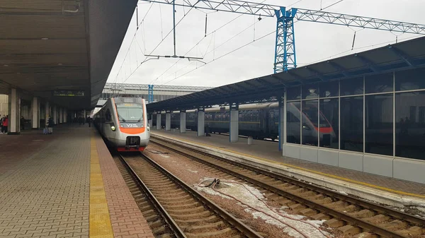 Treno Elettrico Passeggeri Alta Velocità Hyundai Rotem Tarpan Hrcs2 Intercity — Foto Stock