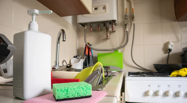 Green Sponge Liquid Soap Dispenser Washing Dishes Dirty Sink Completely — 스톡 사진