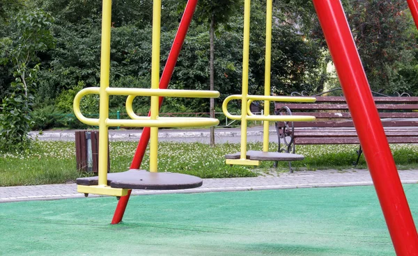 Stängt Modern Lekplats Säkerhets Och Skyddsåtgärder Mot Covid Stadsparken Baby — Stockfoto