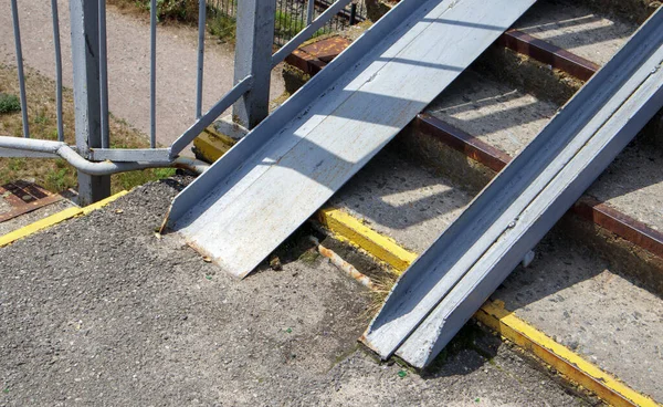 Escalera Del Paso Peatonal Con Rastros Destrucción Dos Carriles Para — Foto de Stock