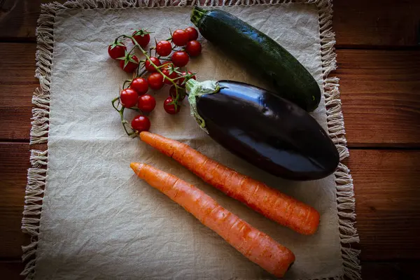 Foto Varios Vegetales Orgánicos Frescos Coloridos Manteles —  Fotos de Stock