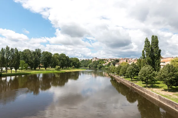 Rio Allier em Pont-du-Chateau (França ) Imagem De Stock