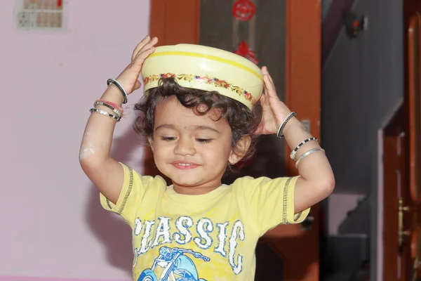 Beautiful Indian Child Playing Plastic Box Head India — Stock Photo, Image