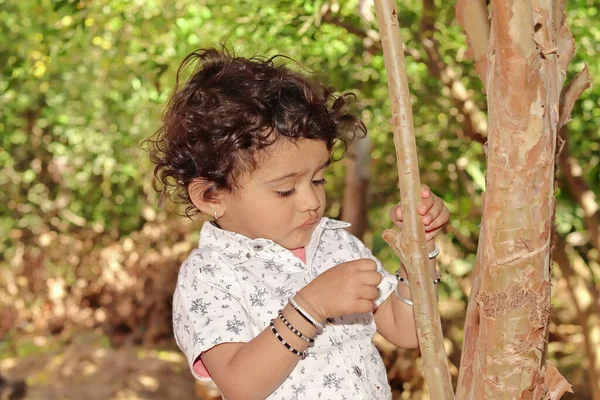 Närbild Söt Liten Barn Från Hinduisk Bonde Familj Indiskt Ursprung — Stockfoto