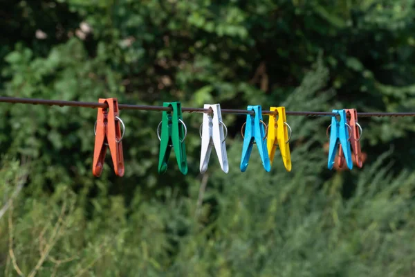 Clothespins Din Plastic Pentru Uscarea Hainelor Frânghie — Fotografie, imagine de stoc