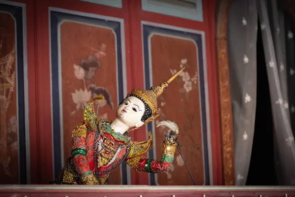 Tayland kukla gösterileri, dans eden kuklalar, Asya kukla kültürü.