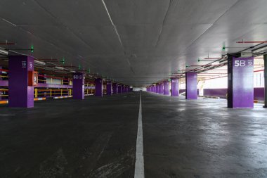 Boş otopark, otoparkta otopark yok.