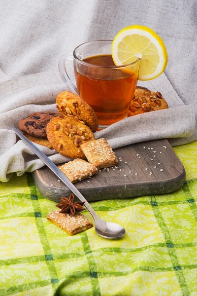 Breakfast with tea and biscuits — Stock Photo, Image