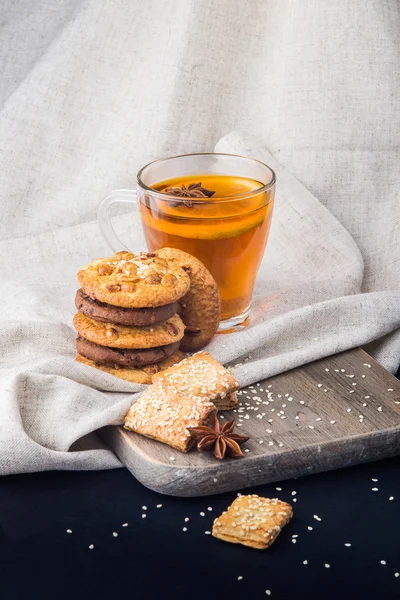 Breakfast with tea and biscuits — Stock Photo, Image