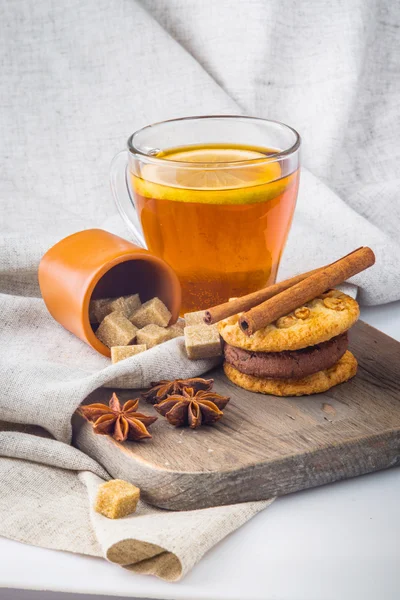 Breakfast with tea and biscuits — Stock Photo, Image