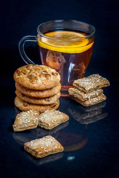 Snídaně s čajem a sušenkami — Stock fotografie