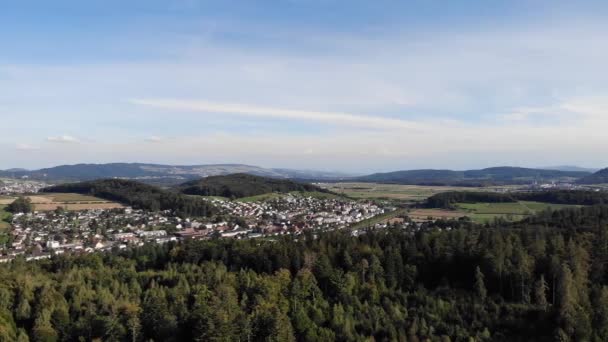 Roterend Uitzicht Het Habsburgse Bos Velden Heuvels Dorpje Hausen Vliegveld — Stockvideo