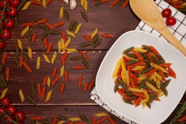 Beyaz arka planda sebze ve meyveler