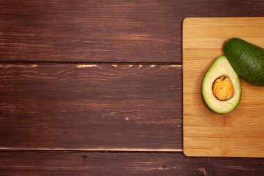 Beyaz arka planda sebze ve meyveler