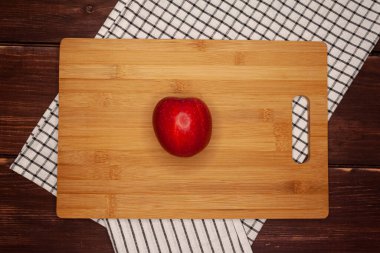 Beyaz arka planda sebze ve meyveler