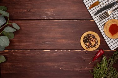 Beyaz arka planda sebze ve meyveler