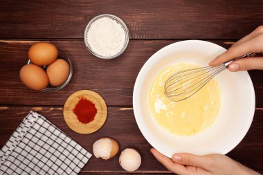 Beyaz arka planda sebze ve meyveler