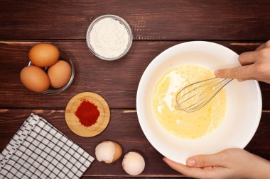 Beyaz arka planda sebze ve meyveler