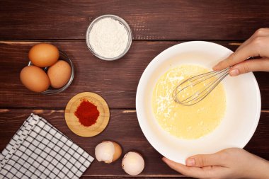 Beyaz arka planda sebze ve meyveler