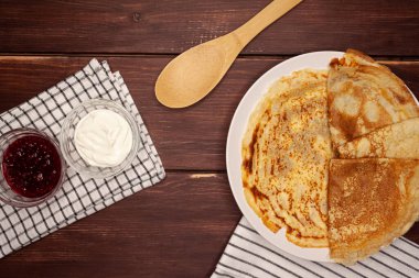 Beyaz arka planda sebze ve meyveler