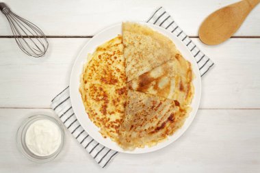 Beyaz arka planda sebze ve meyveler