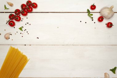 Beyaz arka planda sebze ve meyveler