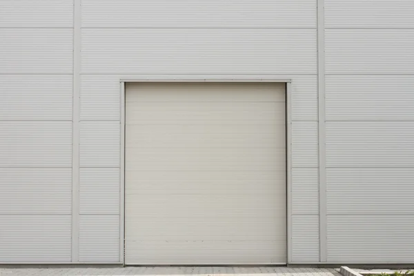 大きなガレージのドア — ストック写真