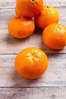 ahşap üzerine portakal