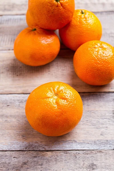 ahşap üzerine portakal