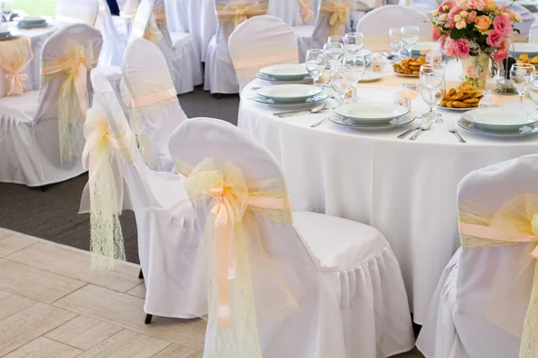 Wedding chair with ribbon — Stock Photo, Image