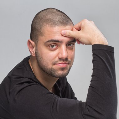Genç adam portresi