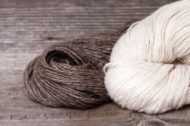 ahşap üzerine yün