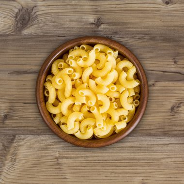 Sarı pişmemiş makarna