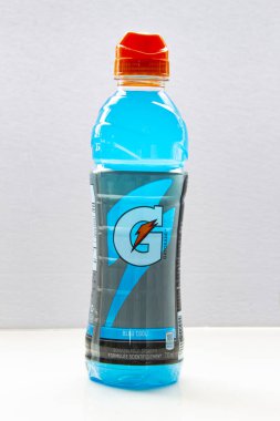 Calgary, Alberta, Kanada. 16 Kasım 2020. Gatorade Cool Blue. Spor temalı içecek ve yiyecek ürünleri üreten bir Amerikan üreticisi, kendine has spor içecekleri markası üzerine kurulmuştur..