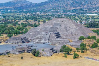 Teotihuacan Meksika Eyaleti, Meksika. 23 Şubat 2021. Ay Piramidi. Teotihuacan Meksika 'nın kuzeydoğusunda geniş bir arkeolojik tesistir..