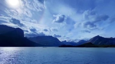 Kannanaskis Gölü 'nün yukarısında, Peter Lougheed İl Parkı' nda zaman aşımı. Kanada Alberta.