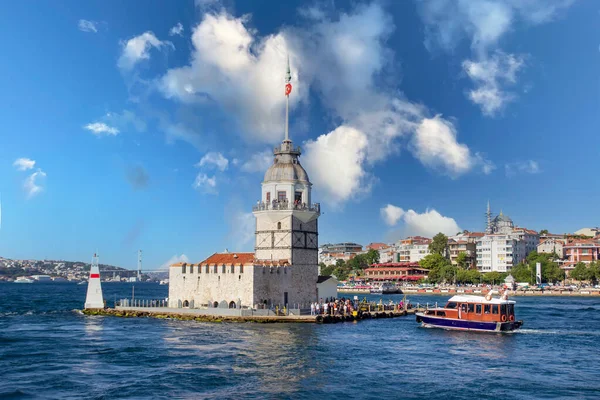 Istanbul Turkey Juli 2019 Över Jungfrutornet Kiz Kulesi Belägen Bosporen — Stockfoto