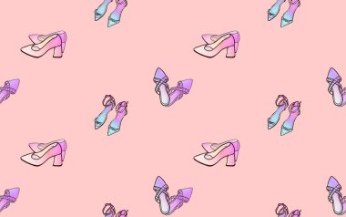 İnci pembesi, mavi, gümüş rengi ayakkabılar.