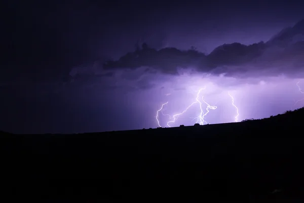 bulutlar ve gök gürültüsü Lightning'ler