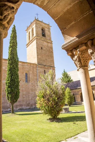 Claustro e torre de São Pedro em Soria, Espanha — Fotografia de Stock