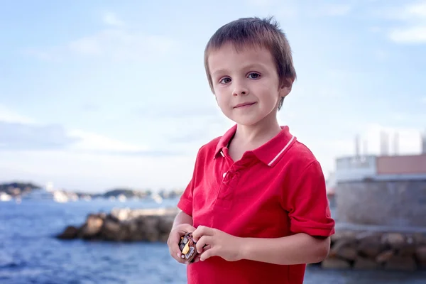 Close portrait of a child on the beach, evening time — Stock Photo, Image