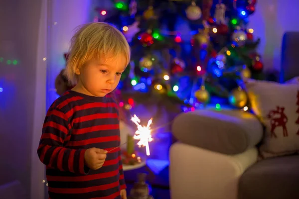 Waist Portrait Happy Children Celebrating New Year Together Lighting Sparklers — Stock Photo, Image