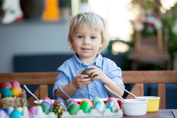 Dolci Bambini Fratelli Colorare Paiting Uova Pasqua Giardino All Aperto — Foto Stock